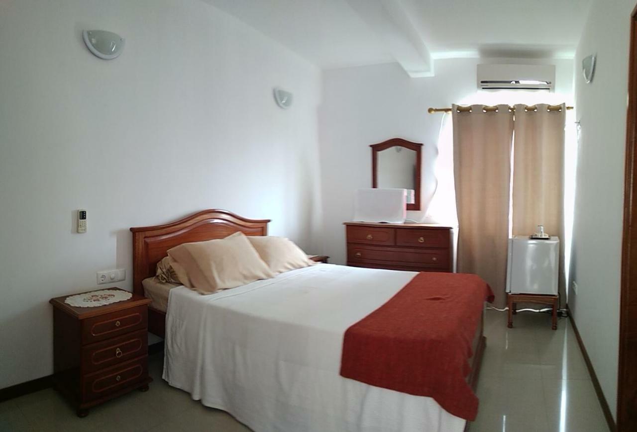 Residencial Vitoria Hotell Ponta Do Sol Eksteriør bilde